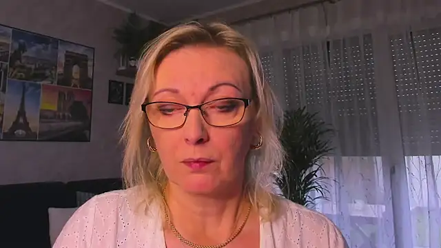 vanessa chat online show from 11/11/25, 02:06