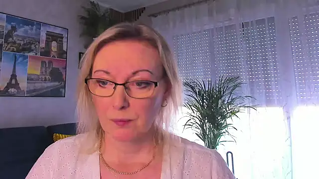 vanessa chat online show from 03/18/26, 02:20