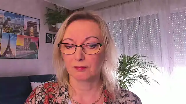 vanessa chat online show from 04/12/26, 01:27