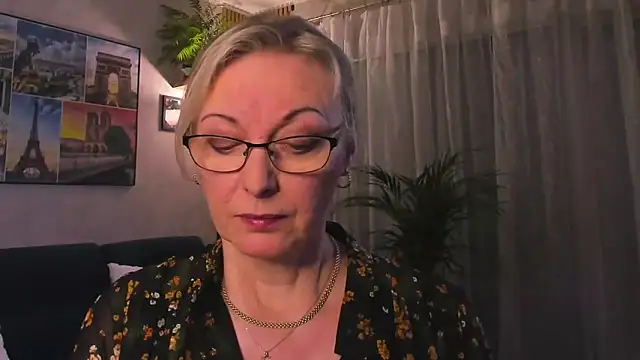 vanessa chat online show from 04/19/26, 06:10