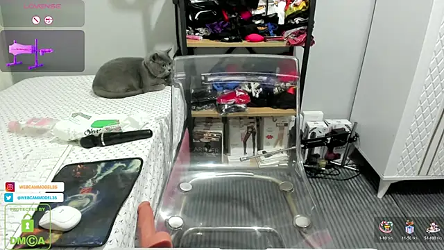 Snapshot of bisexyelizz chatting on 03/22/25, 10:37 bisexyelizz online show from 03/22/25, 10:37