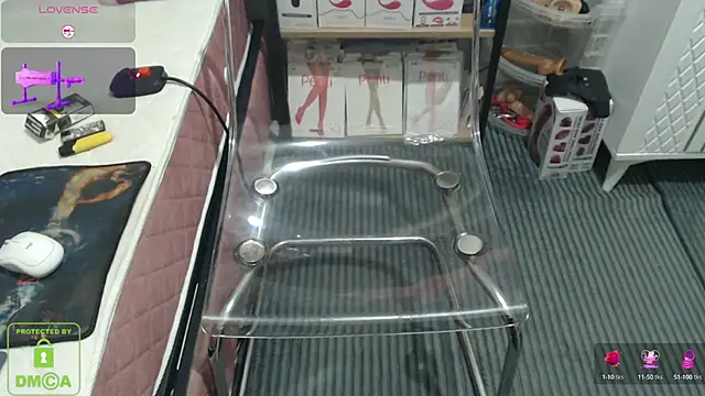 Snapshot of bisexyelizz chatting on 10/18/25, 08:42 bisexyelizz online show from 10/18/25, 08:42