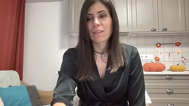 Snapshot of HotyWinter chatting on 11/01/25, 04:47 HotyWinter online show from 11/01/25, 04:47