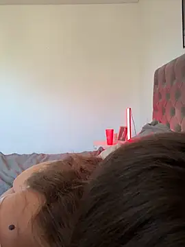 EllaMae online show from 04/08/26, 01:00