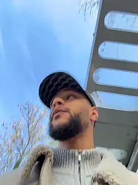 Lionayowe online show from 04/15/26, 04:36