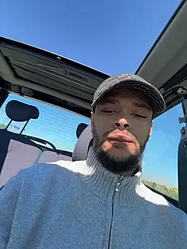 Lionayowe online show from 04/22/26, 01:01