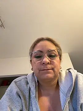 x elena x online show from 01/31/25, 07:50