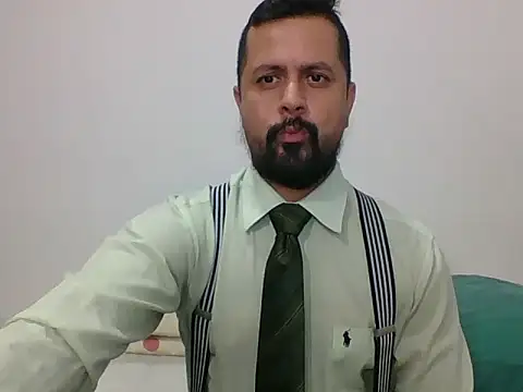 Snapshot of TRIISTAN_KING10 chatting on 01/09/25, 09:05 TRIISTAN KING10 online show from 01/09/25, 09:05