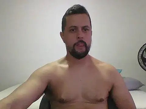Snapshot of TRIISTAN_KING10 chatting on 07/17/26, 10:25 TRIISTAN KING10 online show from 07/17/26, 10:25