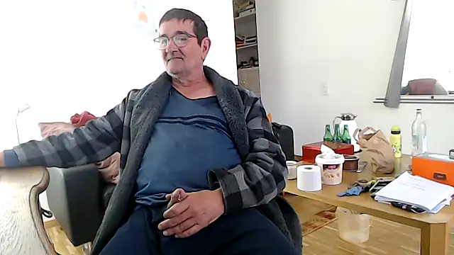 Snapshot of silvio-aus-luzern-CH chatting on 04/18/26, 07:12 silvio-aus-luzern-CH online show from 04/18/26, 07:12