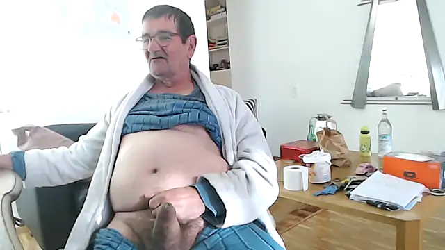 Snapshot of silvio-aus-luzern-CH chatting on 04/26/26, 06:22 silvio-aus-luzern-CH online show from 04/26/26, 06:22