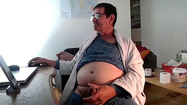 Snapshot of silvio-aus-luzern-CH chatting on 05/10/26, 06:51 silvio-aus-luzern-CH online show from 05/10/26, 06:51