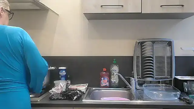 Snapshot of lilie69 chatting on 10/02/25, 04:58 lilie69 online show from 10/02/25, 04:58