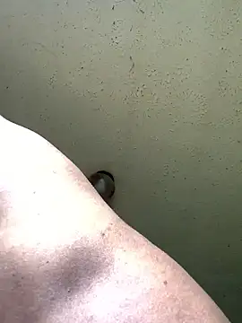 Snapshot of Tristris100 chatting on 12/08/24, 03:02 Tristris100 online show from 12/08/24, 03:02