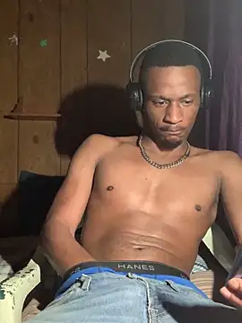 Snapshot of Tristris100 chatting on 12/10/24, 08:05 Tristris100 online show from 12/10/24, 08:05