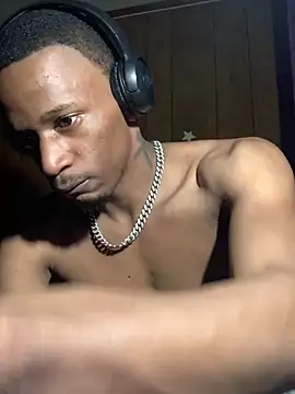 Snapshot of Tristris100 chatting on 12/11/24, 07:46 Tristris100 online show from 12/11/24, 07:46