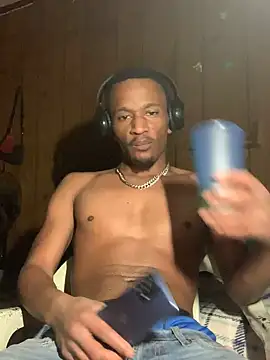 Snapshot of Tristris100 chatting on 12/12/24, 10:31 Tristris100 online show from 12/12/24, 10:31