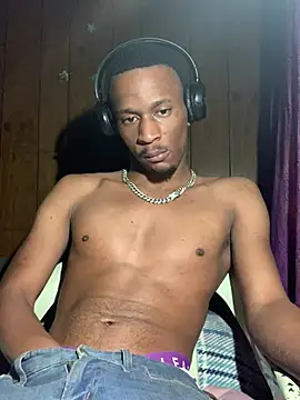 Snapshot of Tristris100 chatting on 12/14/24, 05:29 Tristris100 online show from 12/14/24, 05:29