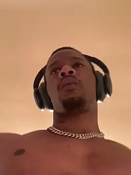 Snapshot of Tristris100 chatting on 02/08/25, 09:36 Tristris100 online show from 02/08/25, 09:36