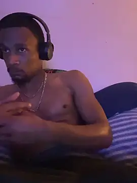 Snapshot of Tristris100 chatting on 10/16/25, 04:02 Tristris100 online show from 10/16/25, 04:02