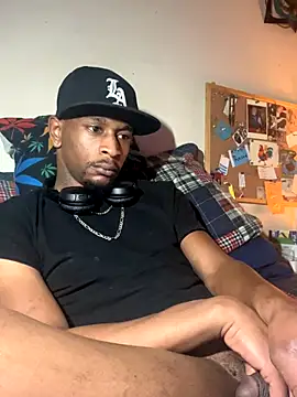 Snapshot of Tristris100 chatting on 11/11/25, 02:33 Tristris100 online show from 11/11/25, 02:33