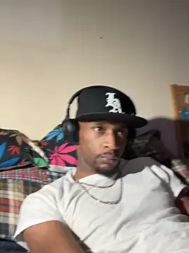 Snapshot of Tristris100 chatting on 11/13/25, 03:16 Tristris100 online show from 11/13/25, 03:16