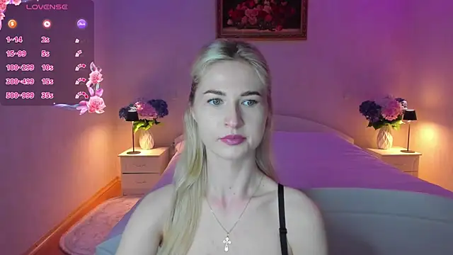 Snapshot of AnnaCarrera chatting on 06/15/26, 07:49 AnnaCarrera online show from 06/15/26, 07:49