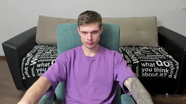 maks wolfis online show from 02/24/25, 03:09