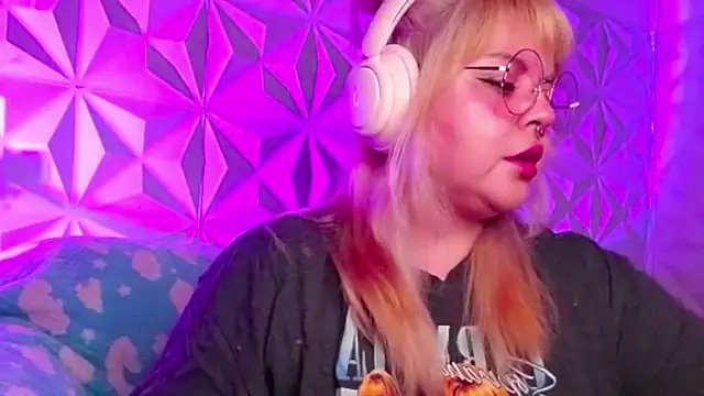 Satyn doll online show from 09/26/25, 11:09