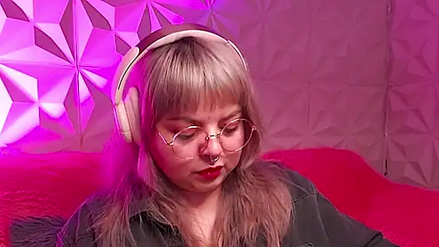 Satyn doll online show from 11/27/25, 11:51