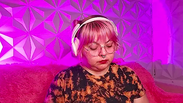 Satyn doll online show from 02/21/26, 10:00