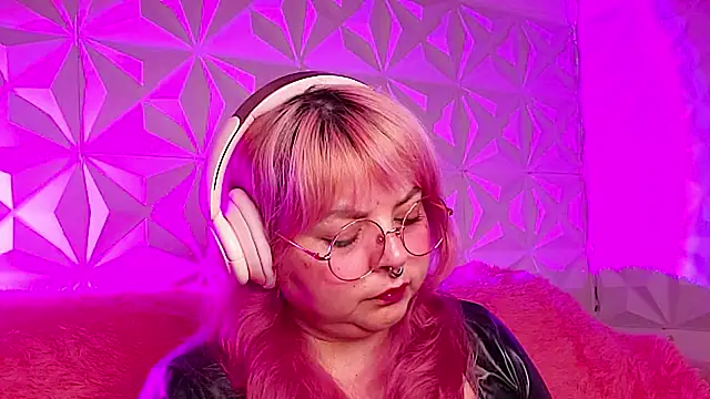 Satyn doll online show from 02/24/26, 11:36