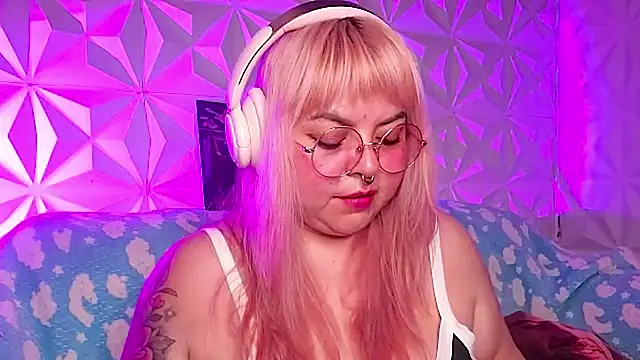 Satyn doll online show from 04/19/26, 12:33