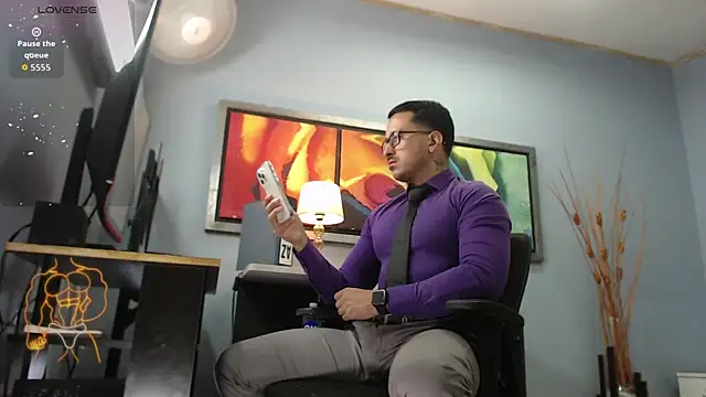 Snapshot of randyluke chatting on 04/28/26, 07:30 randyluke online show from 04/28/26, 07:30