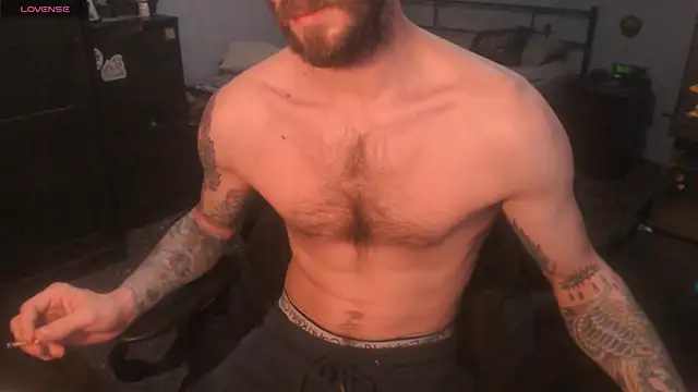 Snapshot of SexxxyLouis chatting on 11/30/25, 12:09 SexxxyLouis online show from 11/30/25, 12:09