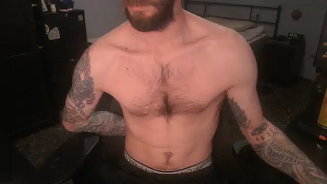 Snapshot of SexxxyLouis chatting on 01/06/26, 09:35 SexxxyLouis online show from 01/06/26, 09:35