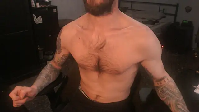 Snapshot of SexxxyLouis chatting on 01/12/26, 02:00 SexxxyLouis online show from 01/12/26, 02:00