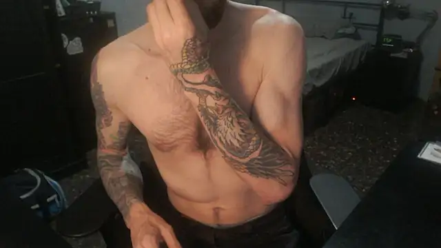 Snapshot of SexxxyLouis chatting on 02/24/26, 08:40 SexxxyLouis online show from 02/24/26, 08:40