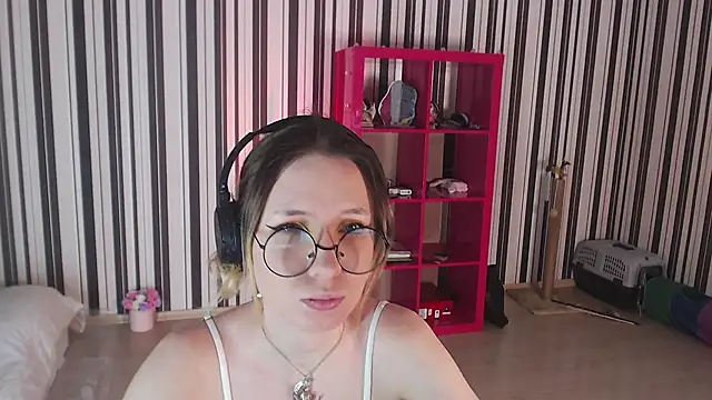 Snapshot of _Hanna_Moon_ chatting on 01/30/25, 07:39  Hanna Moon  online show from 01/30/25, 07:39