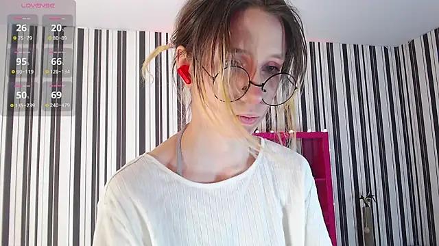 Snapshot of _Hanna_Moon_ chatting on 02/09/25, 07:38  Hanna Moon  online show from 02/09/25, 07:38