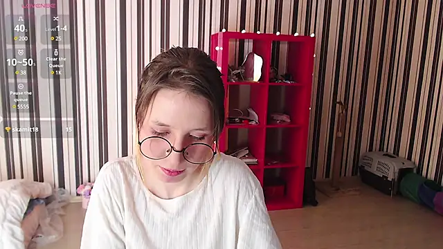 Snapshot of _Hanna_Moon_ chatting on 02/16/25, 07:48  Hanna Moon  online show from 02/16/25, 07:48