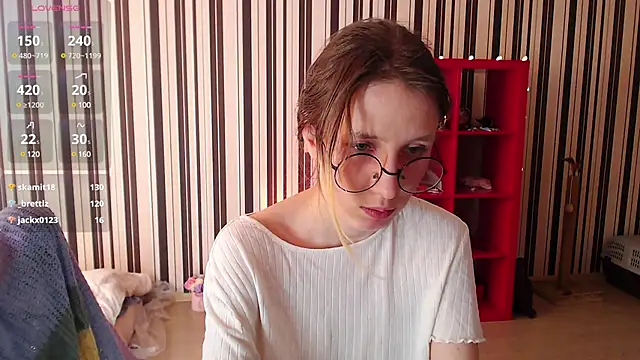 Snapshot of _Hanna_Moon_ chatting on 02/16/25, 10:54  Hanna Moon  online show from 02/16/25, 10:54