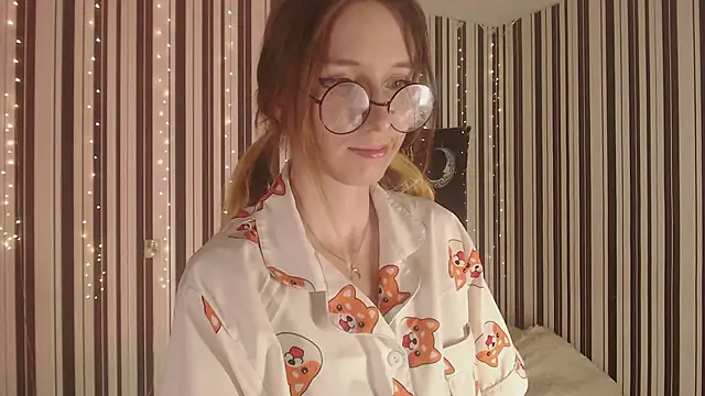 Snapshot of _Hanna_Moon_ chatting on 09/09/25, 06:18  Hanna Moon  online show from 09/09/25, 06:18