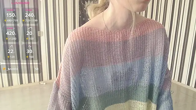 Snapshot of _Hanna_Moon_ chatting on 10/17/25, 12:30  Hanna Moon  online show from 10/17/25, 12:30