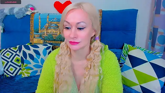 EllenMoore online show from 01/13/25, 05:44