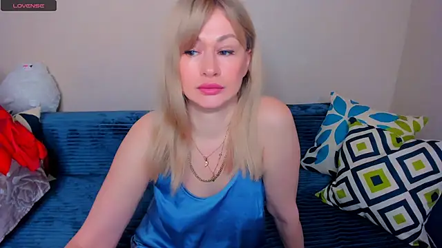 EllenMoore online show from 04/14/26, 03:45