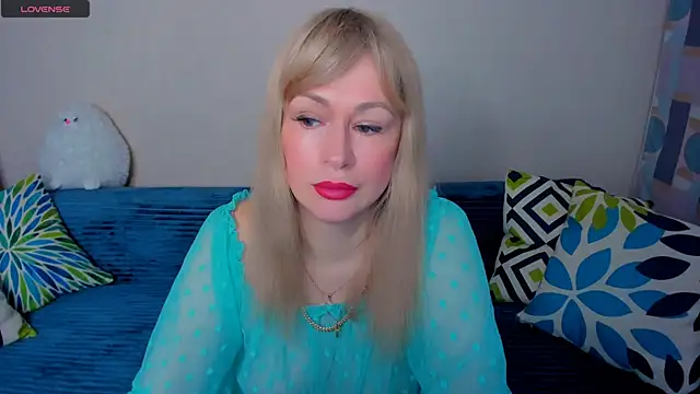 EllenMoore online show from 04/22/26, 03:09