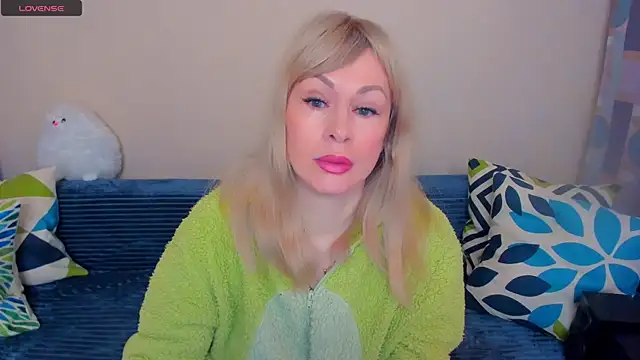 EllenMoore online show from 05/01/26, 03:11