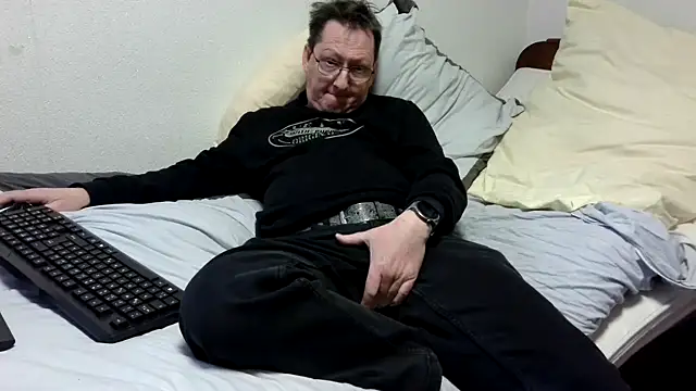 Snapshot of shymanhn chatting on 01/23/25, 02:50 shymanhn online show from 01/23/25, 02:50