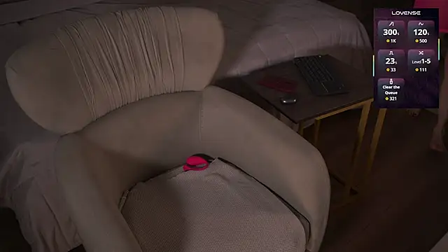 eseniyavl online show from 04/13/26, 05:35